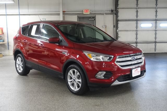 2019 Ford Escape SE in Ruby Red Metall — front three-quarter view