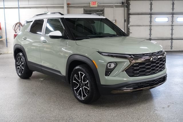 2024 Chevrolet Trailblazer ACTIV in Cacti Green — front three-quarter view